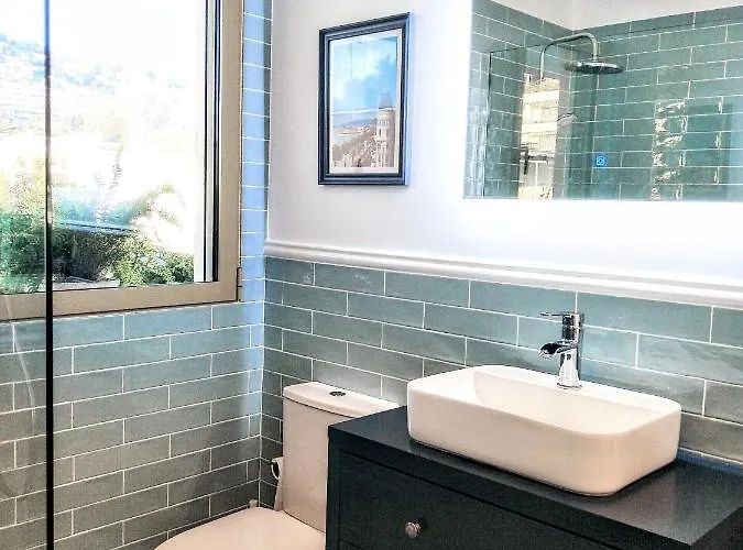 La Californie Views *